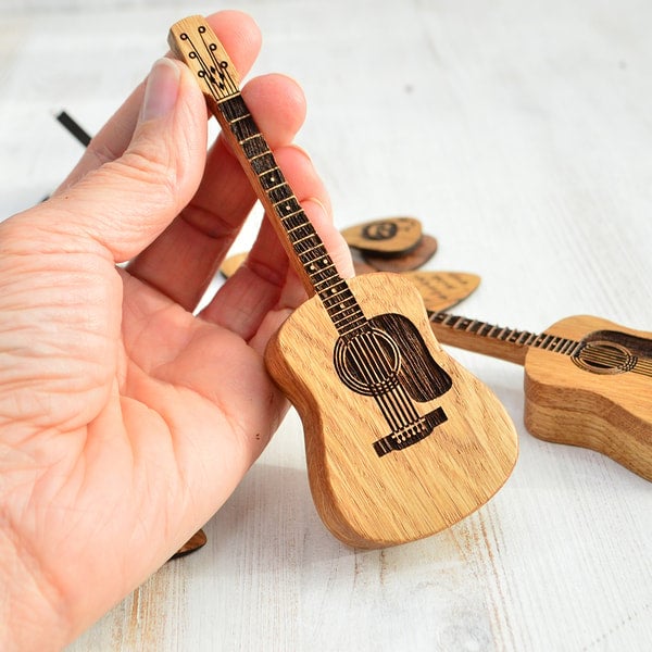 Plektrumbox aus Holz für Akustikgitarren🎸