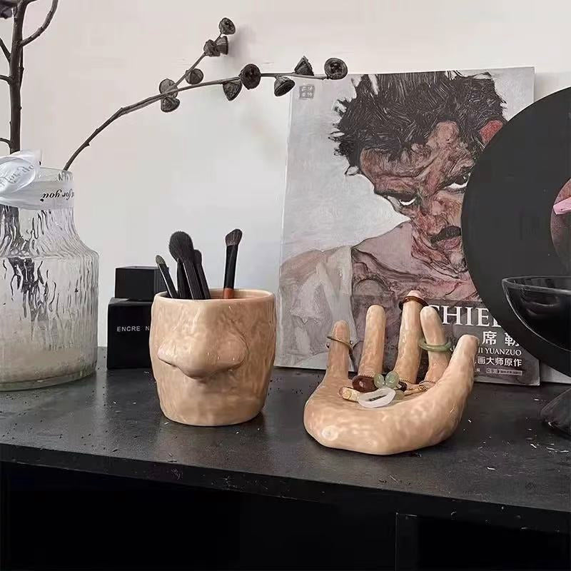 Diese lustige Keramiktasse zum Nasebohren