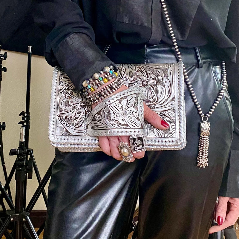 Clutch im Western-Stil „Silver Flower Dance“