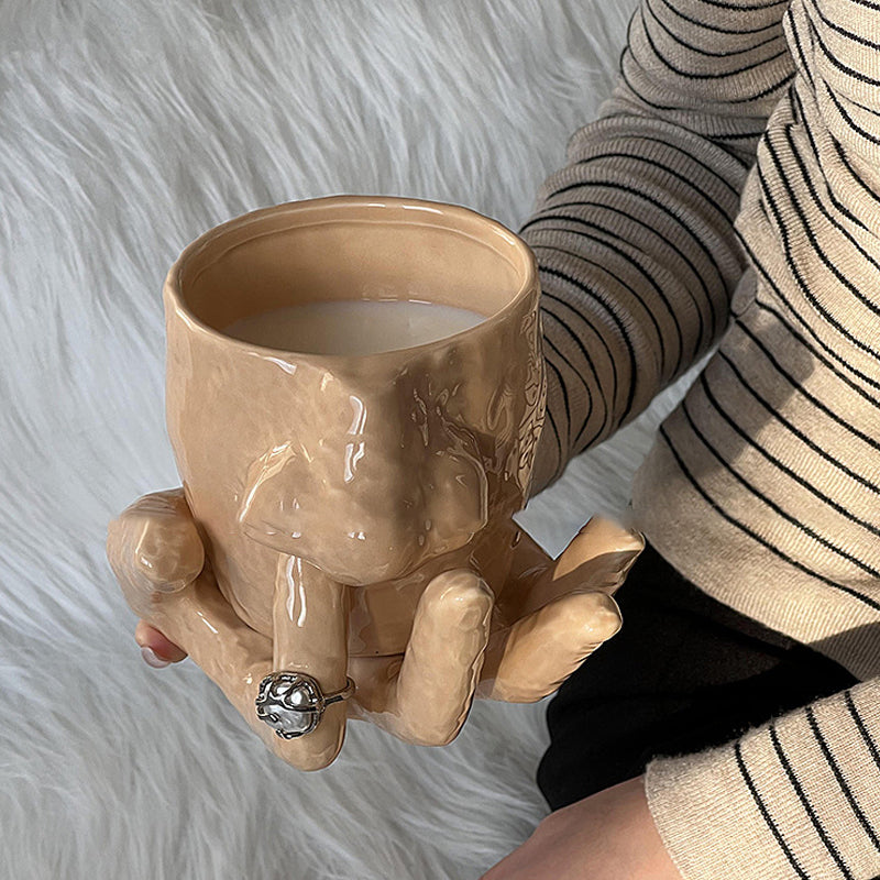 Diese lustige Keramiktasse zum Nasebohren