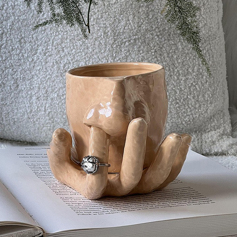 Diese lustige Keramiktasse zum Nasebohren