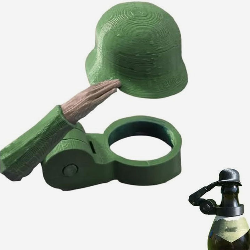 Soldat Salut Bierflasche Helm
