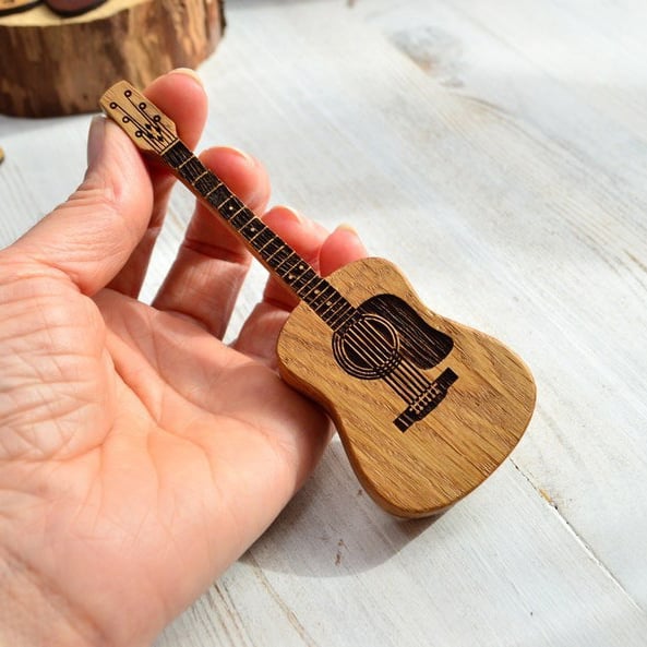 Plektrumbox aus Holz für Akustikgitarren🎸