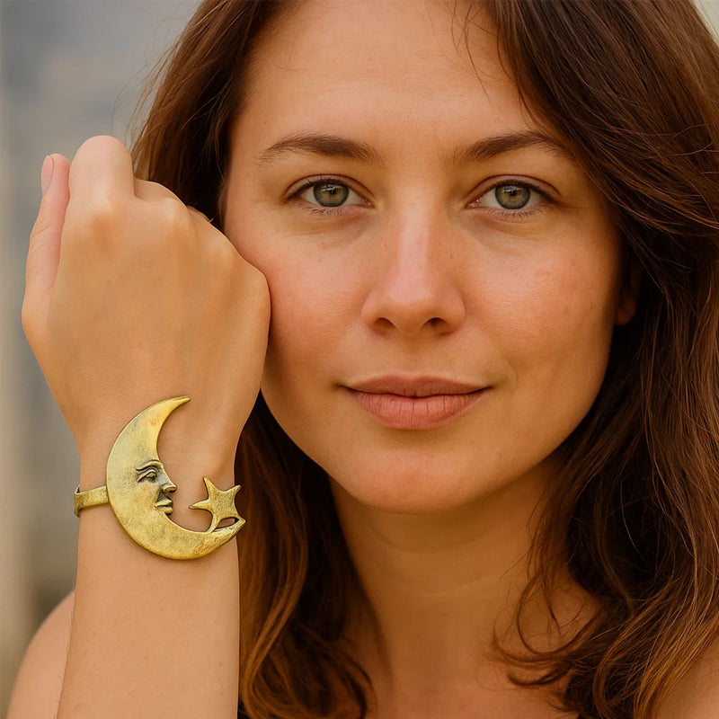 Offenes Armband mit Stern- und Mondmuster