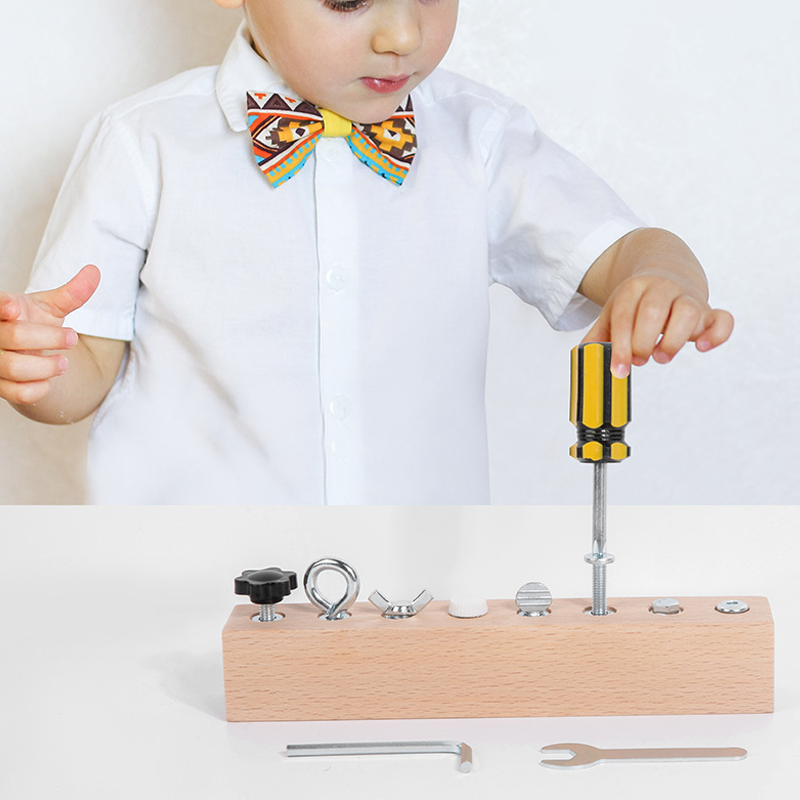 Montessori Schraubbrett aus Buchenholz – Feinmotorik Lernspielzeug